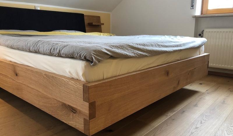 Bett aus Zirbenholz von Jürgen Meier