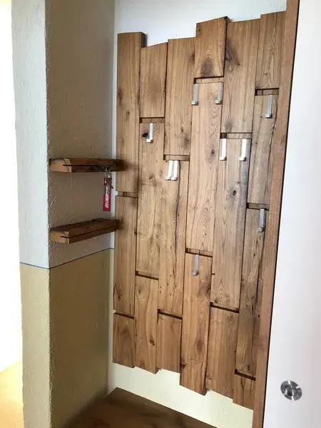 Garderobe mit Haken und Schlüsselbrett