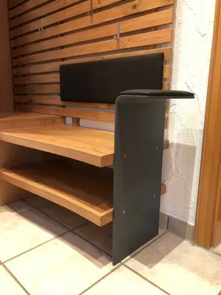 Garderobe mit Sitzbank
