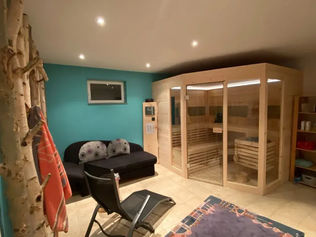 Keller ausgebaut zum Wellnessbereich mit Sauna und Ruhebereich