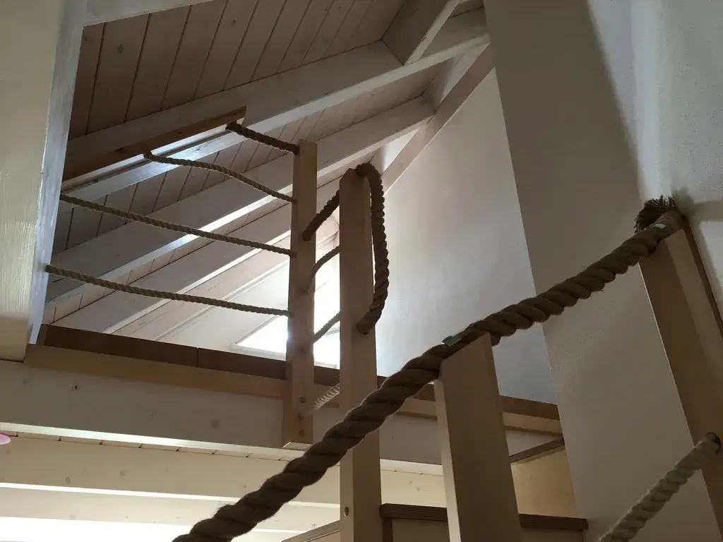 Kinderzimmer Treppen-Übergang zum nächsten Stockwerk