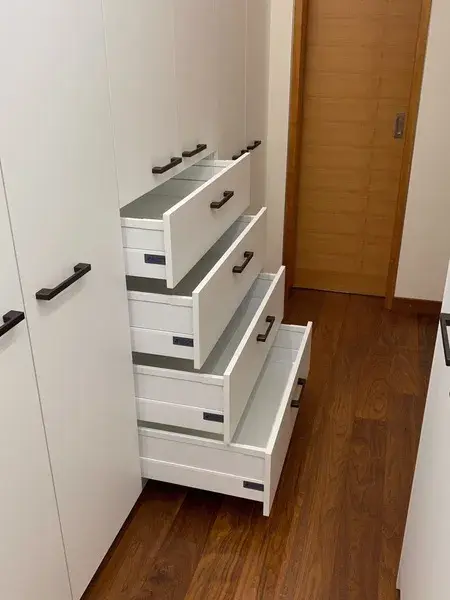 Schubladen aus dem Einbauschrank